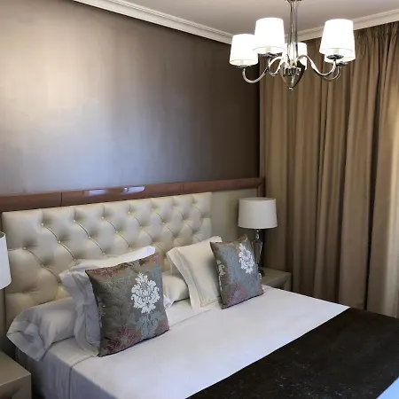 Aparthotel Artplatinum &