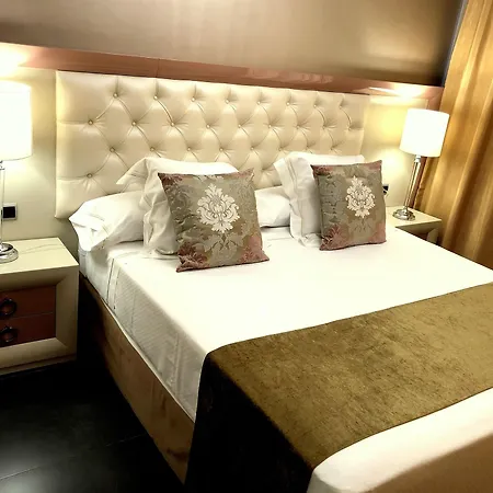 Aparthotel Artplatinum &