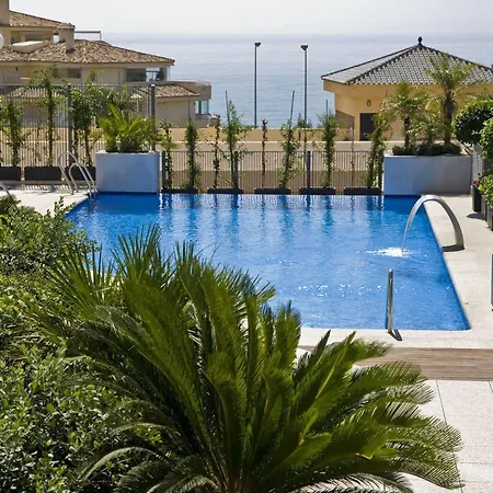Aparthotel Artplatinum & 4*