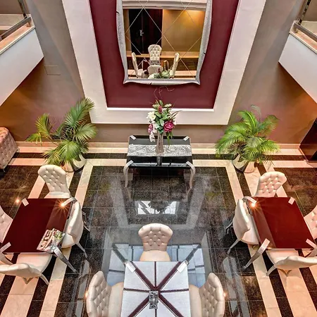 Artplatinum & Apartmanhotel 4*